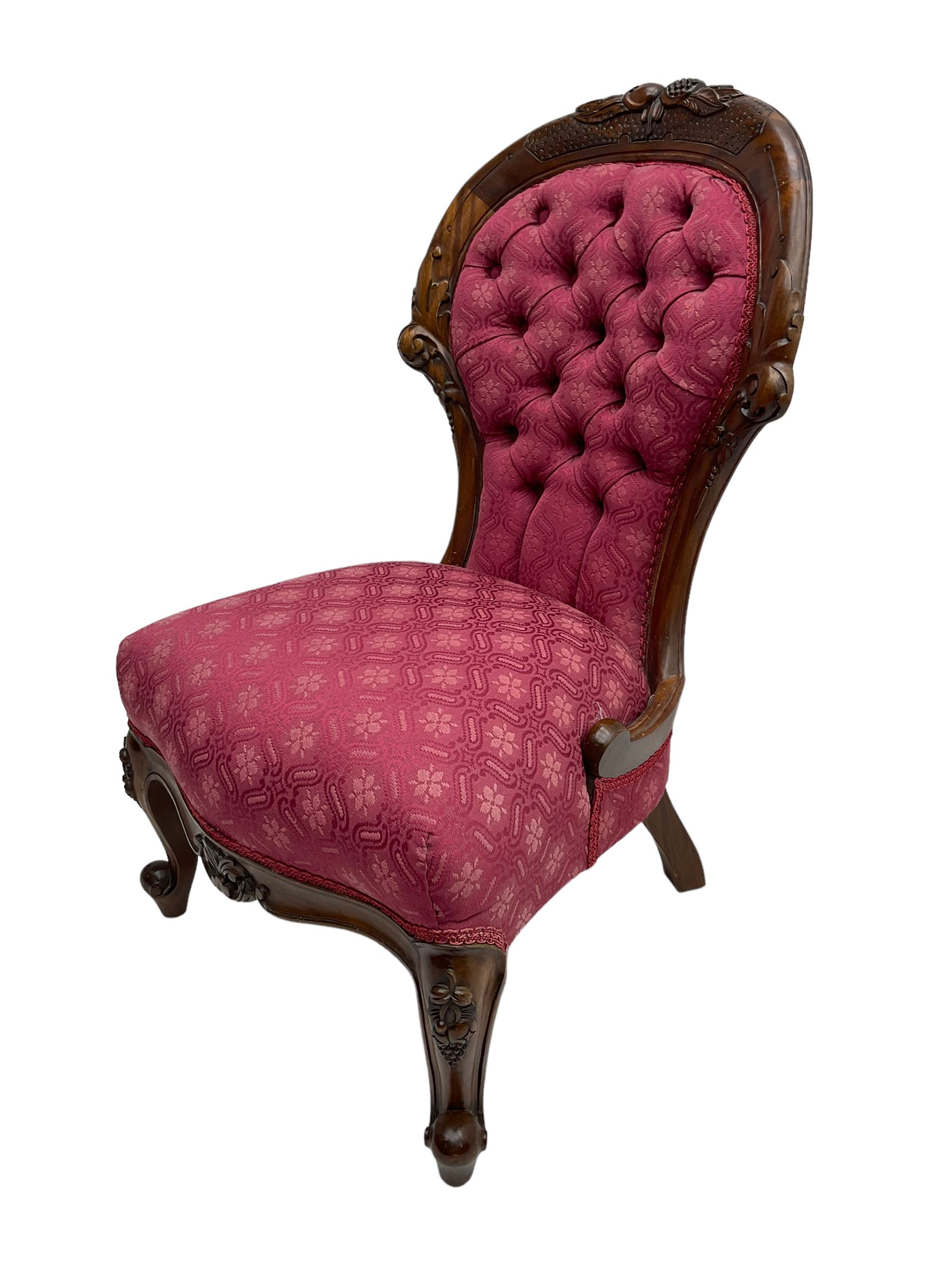 Victorian style mahogany framed nursing chair - Image 2 of 6