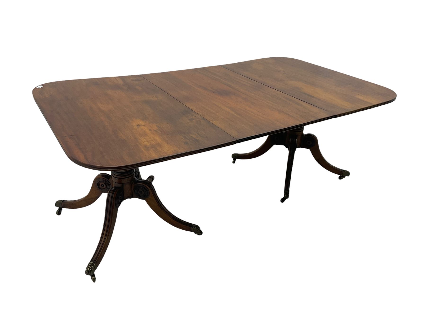 Early 19th century mahogany extending dining table