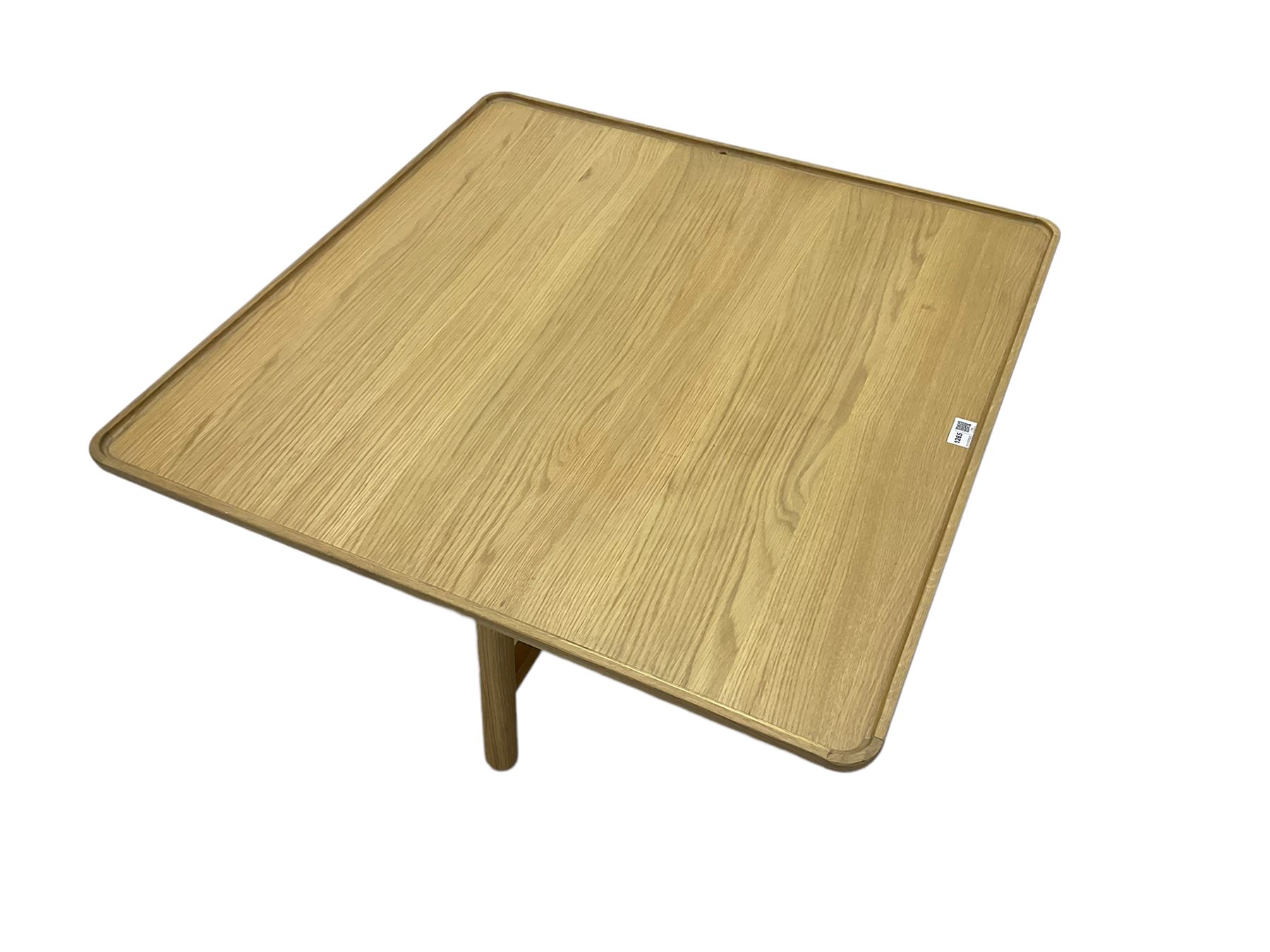 Contemporary square oak table - Image 5 of 6