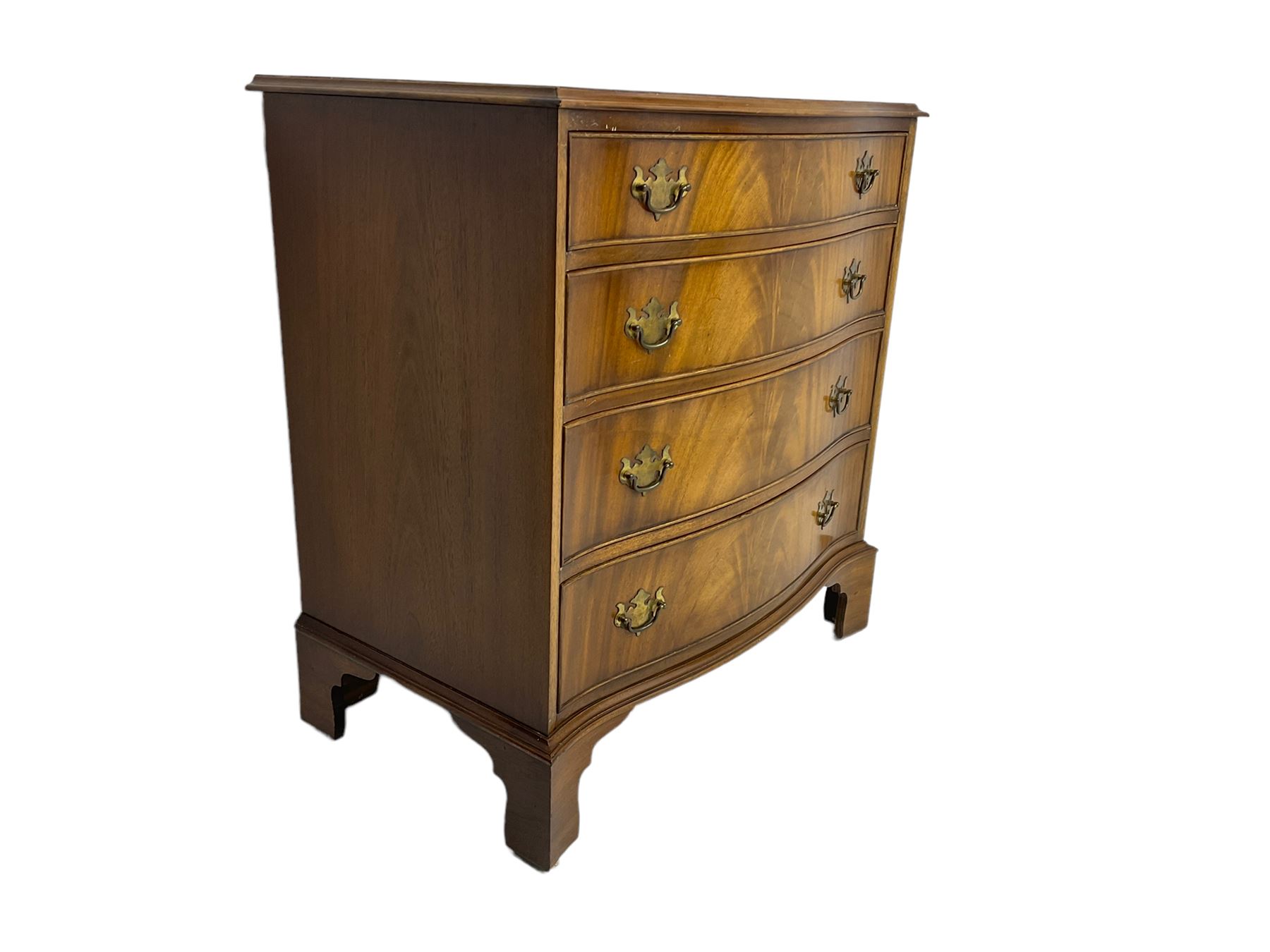 Georgian design mahogany serpentine drawer chest - Image 2 of 7