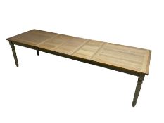 Neptune - 'Suffolk' 8-12 seat extending dining table