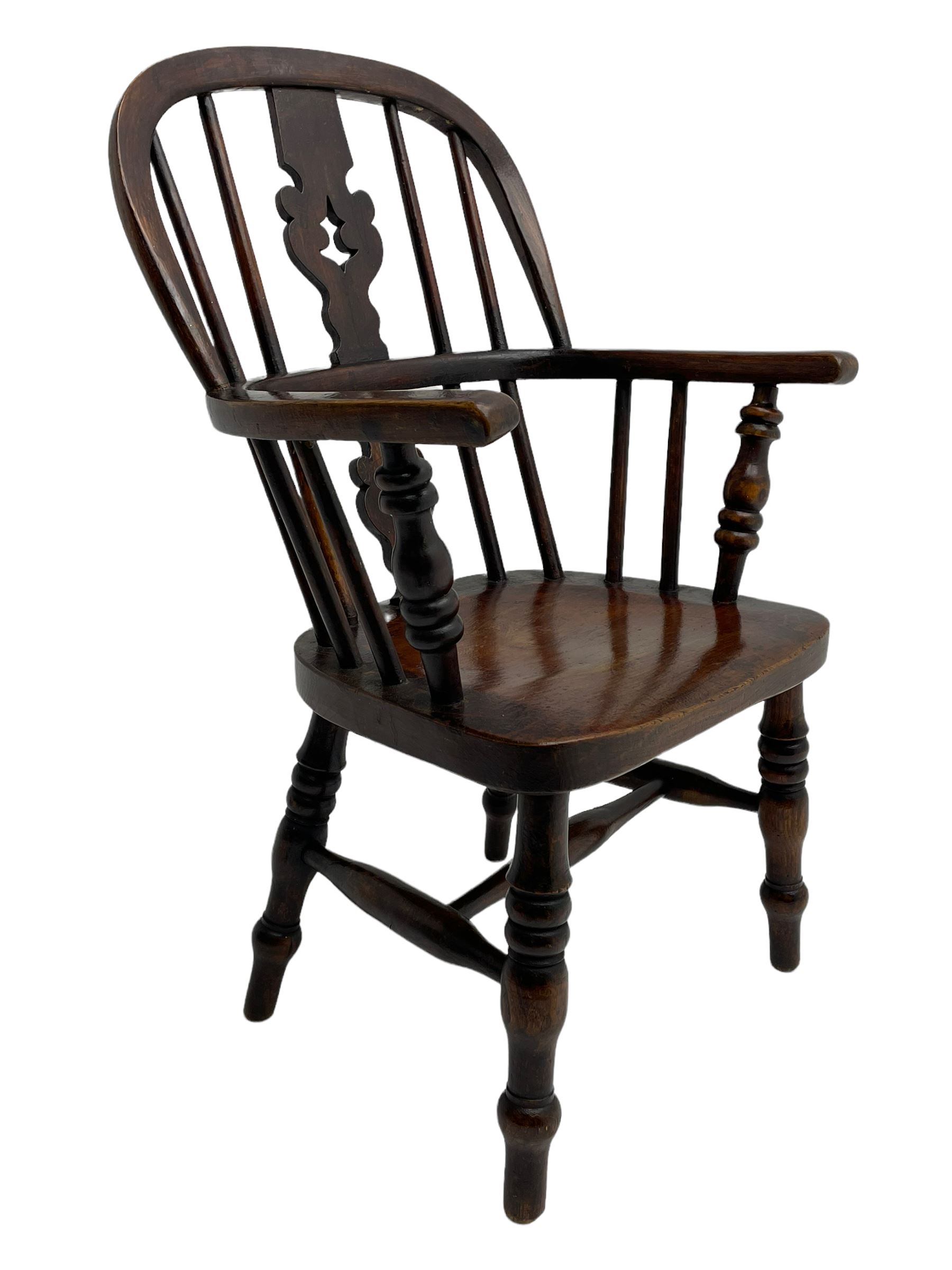 Early 19th century ash and elm child's Windsor armchair - Image 2 of 6