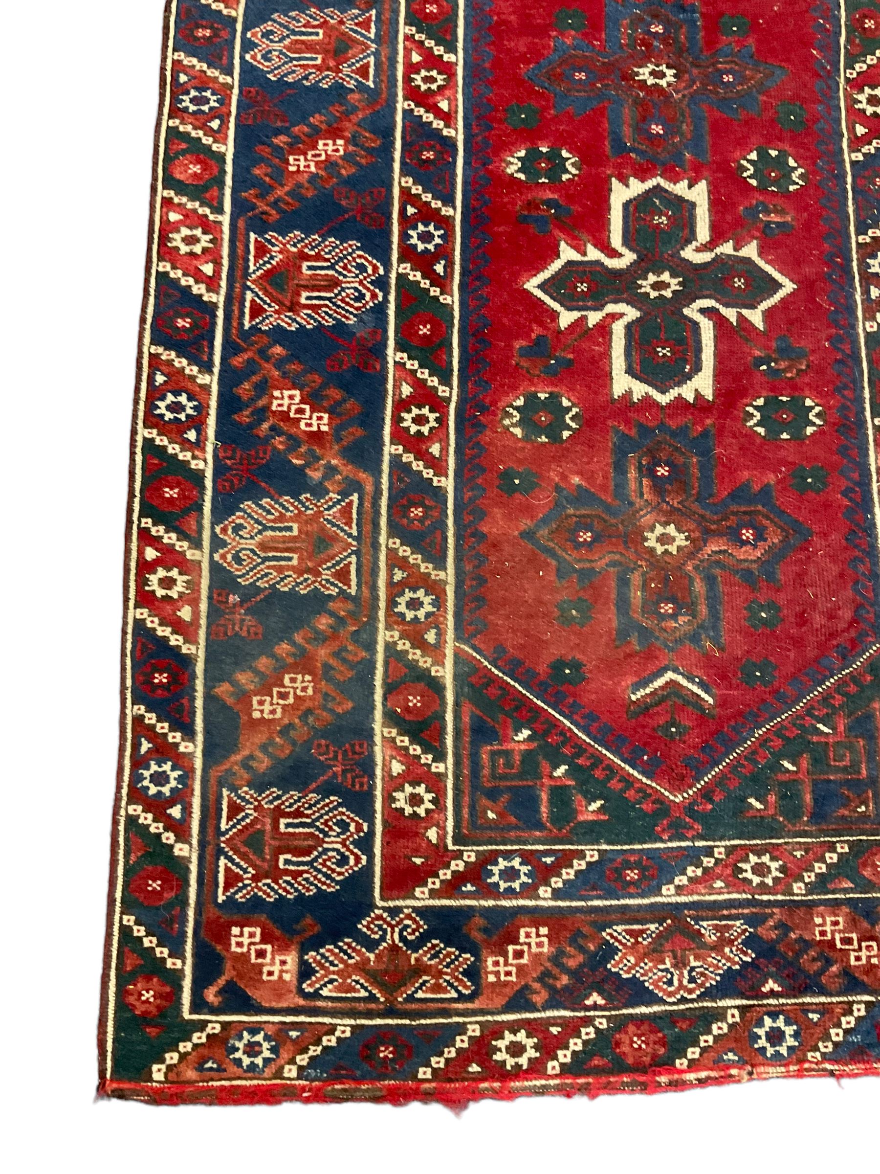 Persian red and blue ground rug - Image 2 of 3