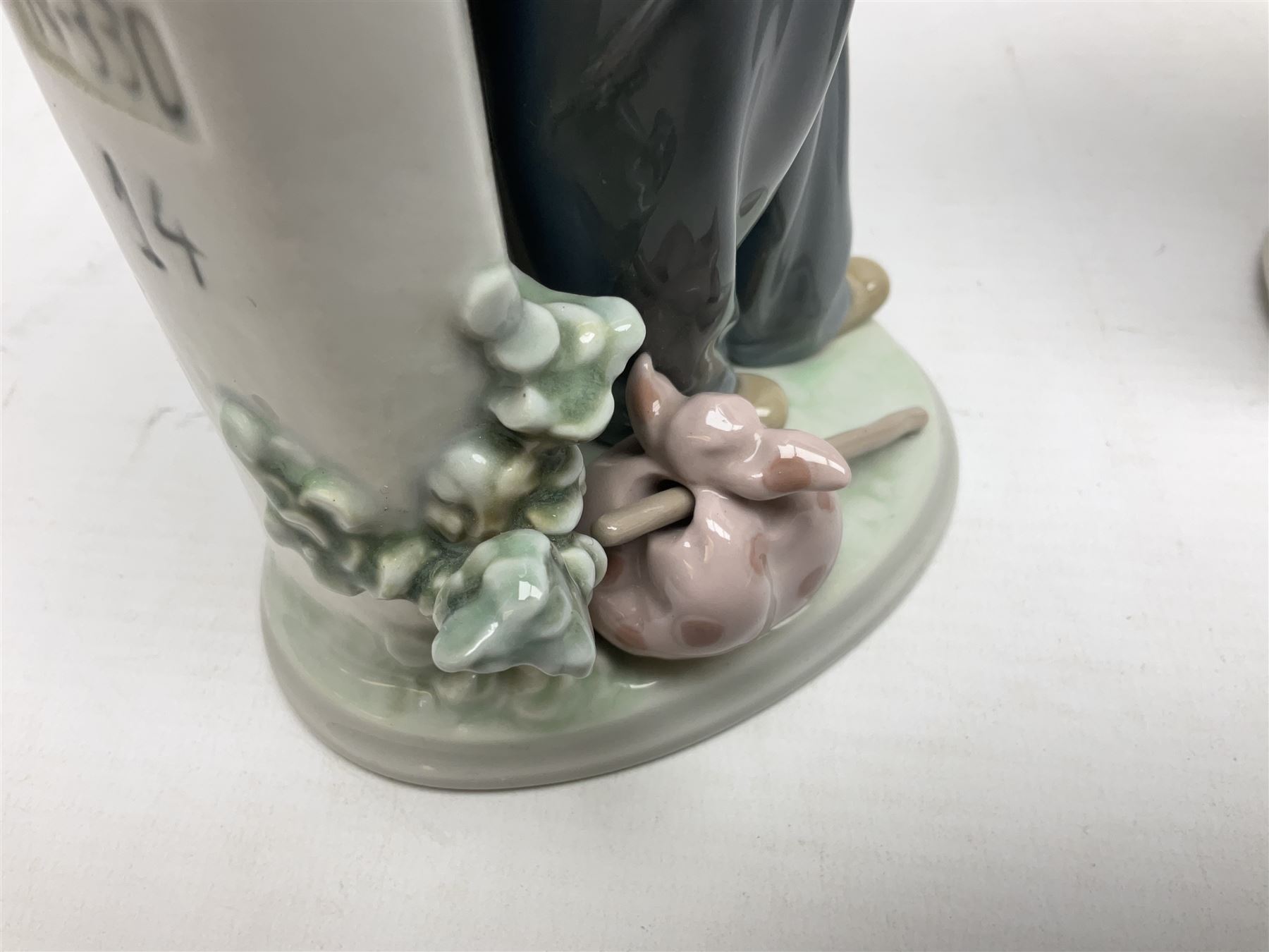 Four Lladro figures - Image 3 of 11