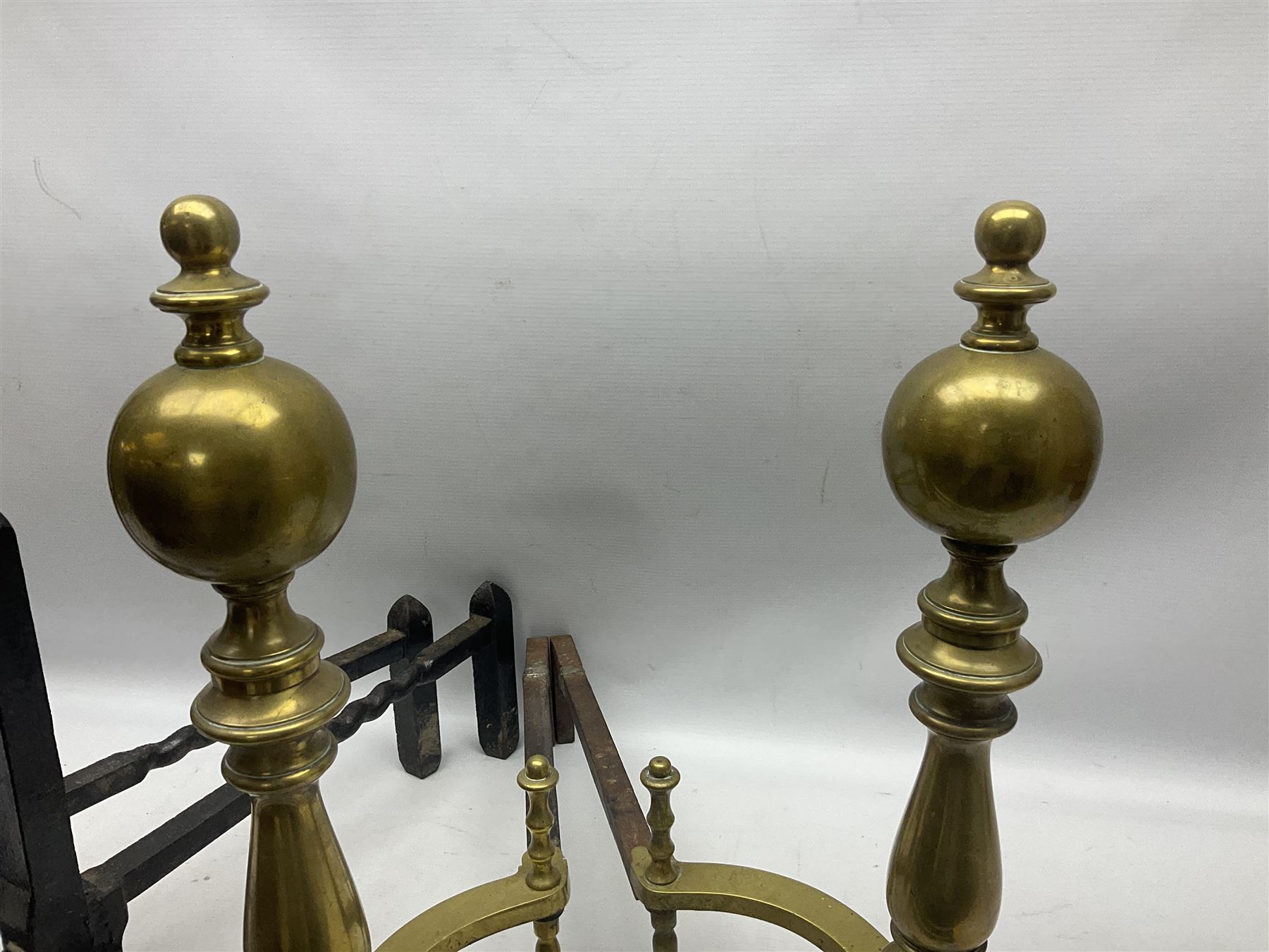 Pair of wrought iron fire dogs with fleur-de-lis finials upon twisted stems - Image 4 of 10