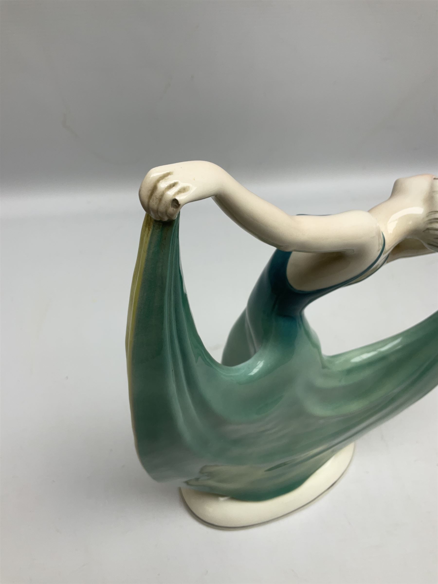 Early 20th century Hertwig Katzh�tte figure of an Art Deco lady dancing - Image 2 of 4