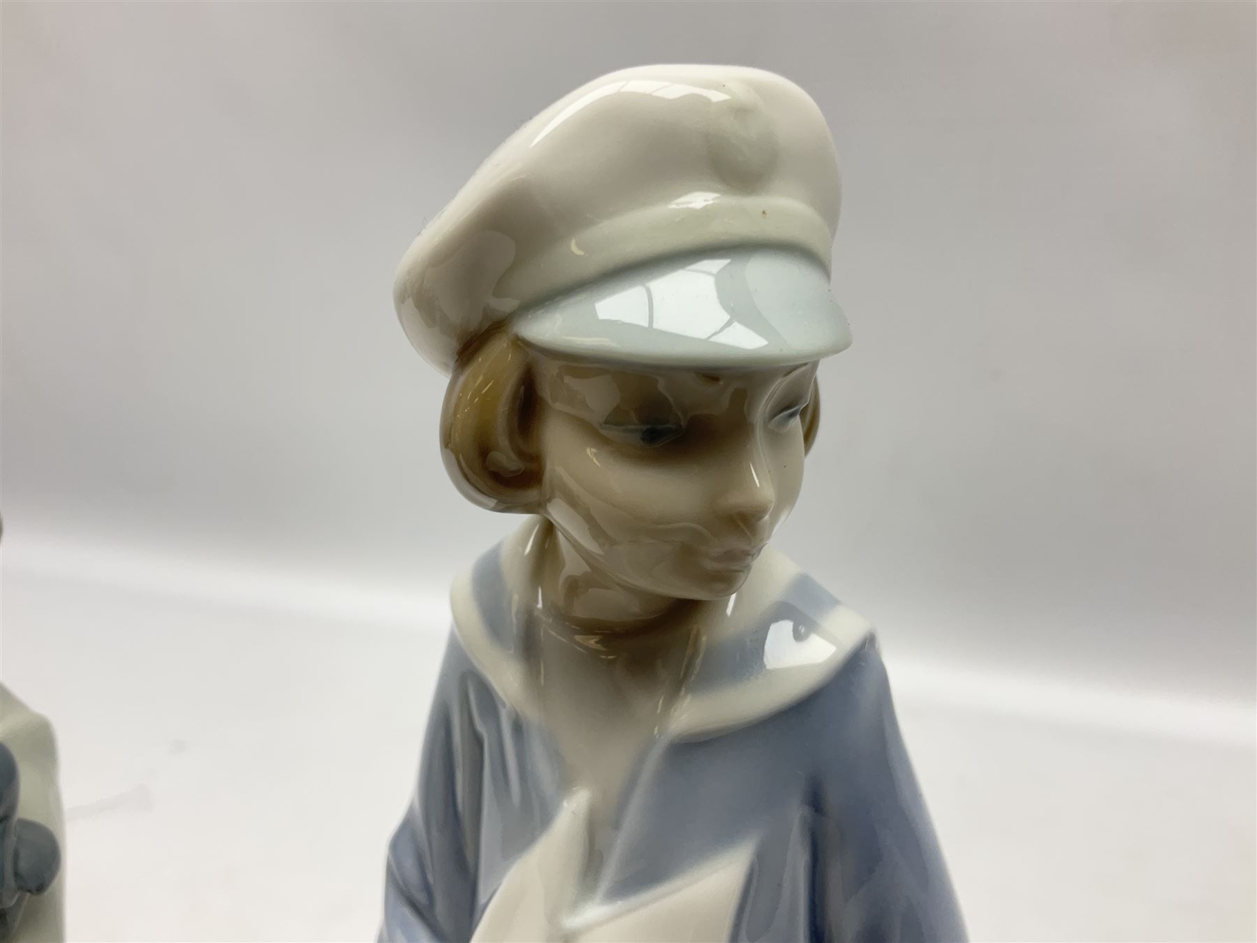 Four Lladro figures - Image 9 of 11