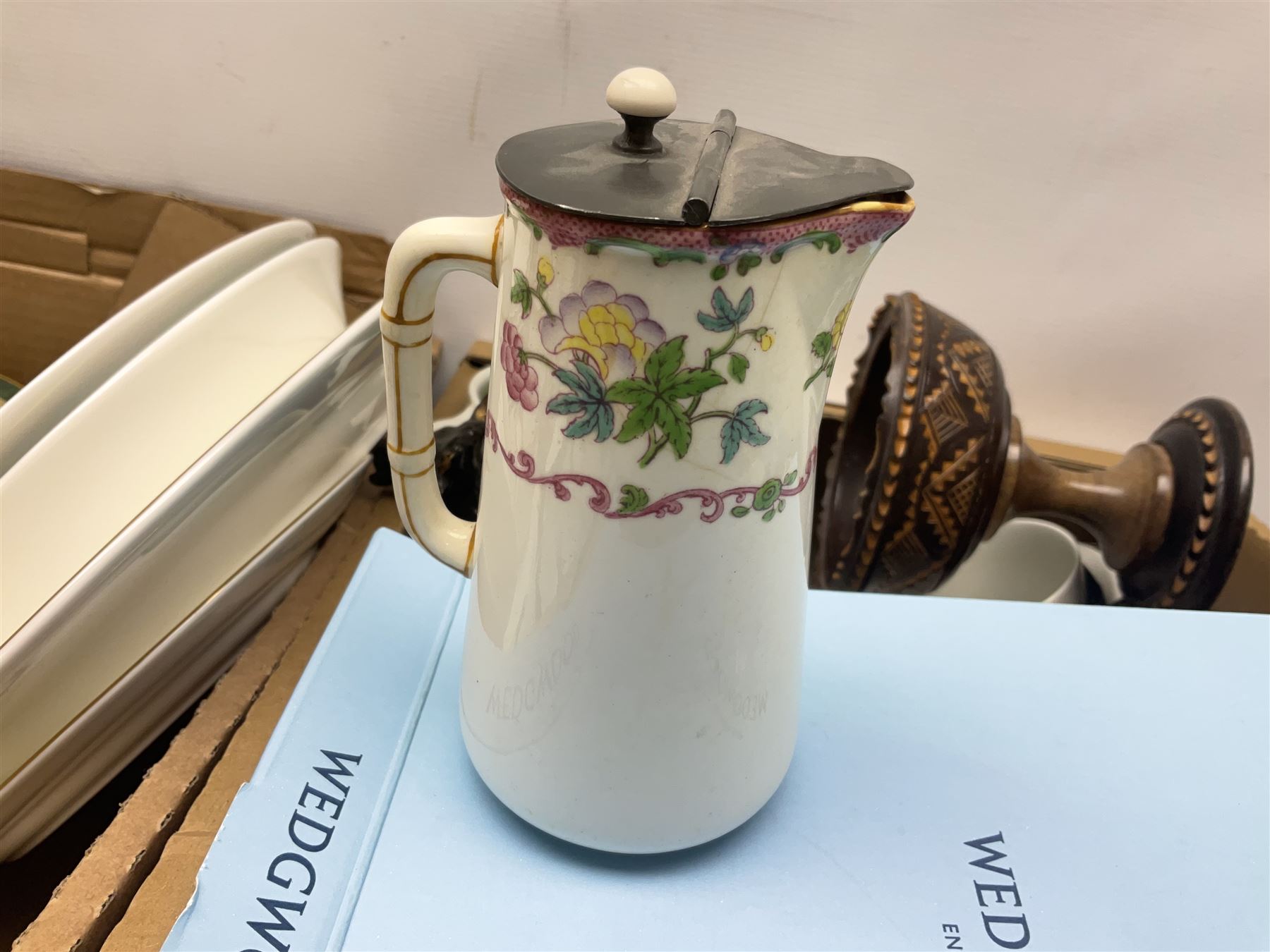 Quantity of ceramics to include Royal Albert and Paragon Elgin pattern tea wares - Image 13 of 14