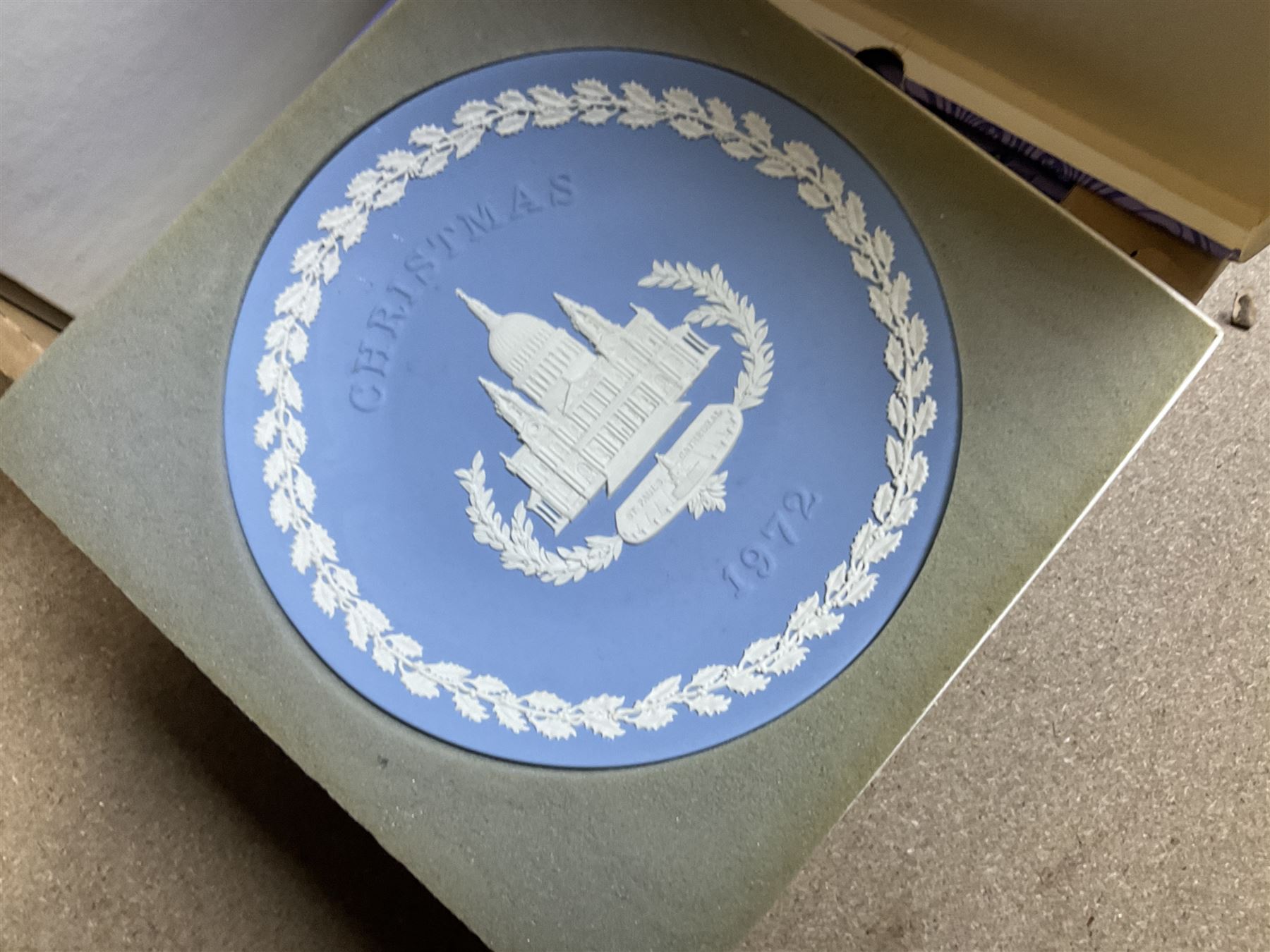 Wedgwood Jasperware Christmas collectors plates to include London Landmarks - Image 3 of 5