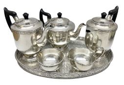 Viners of Sheffield silver-plate tea/coffee wares