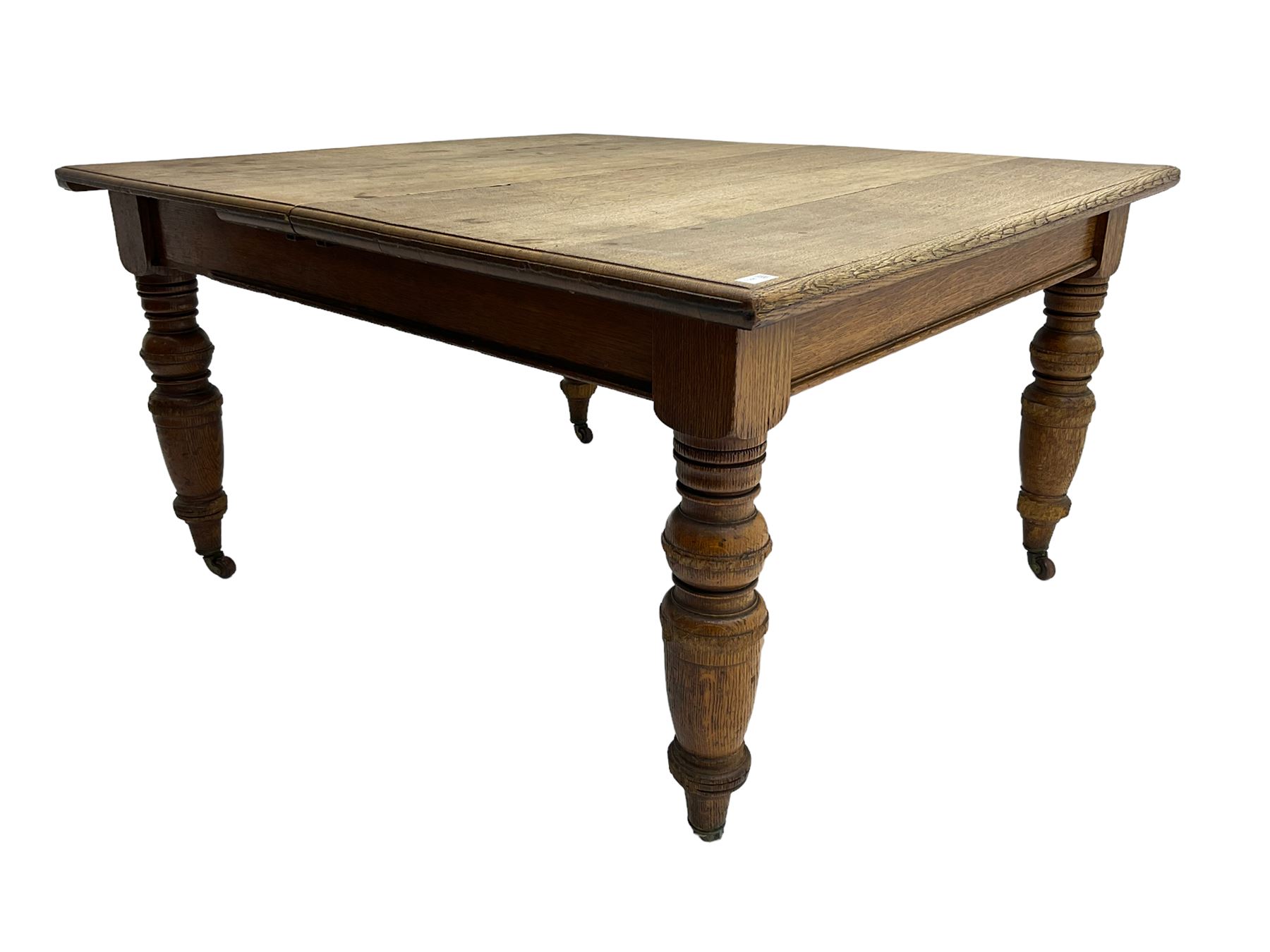 Late Victorian oak dining table - Image 4 of 5