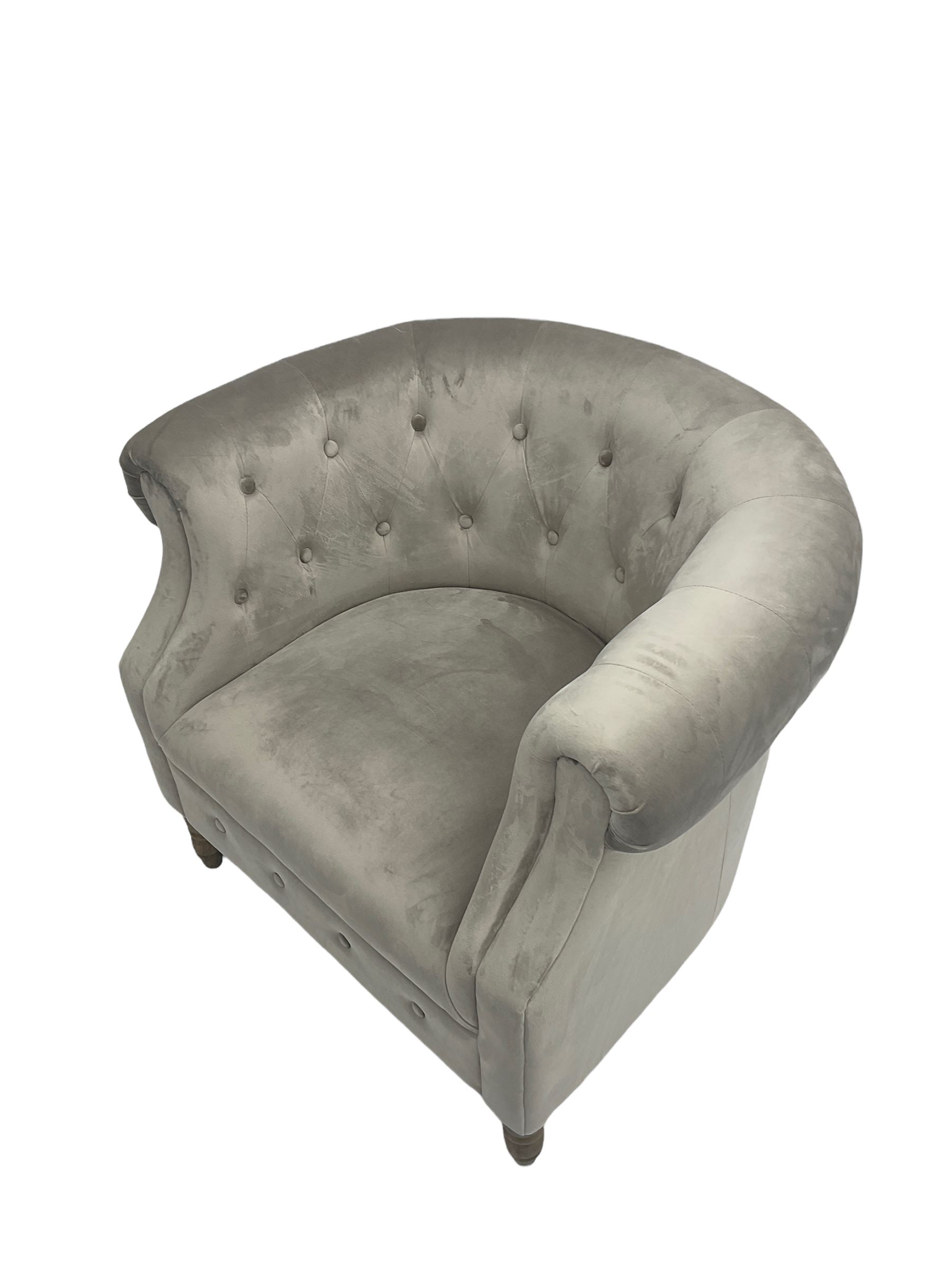 Grey velvet Chesterfield button pressed tub chair with rolled arms - Image 4 of 6