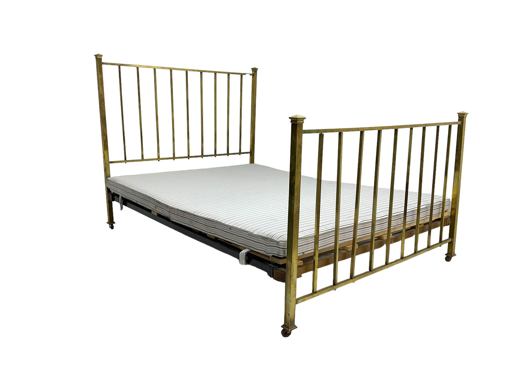 Edwardian brass 4' 6'' double bedstead - Image 2 of 10