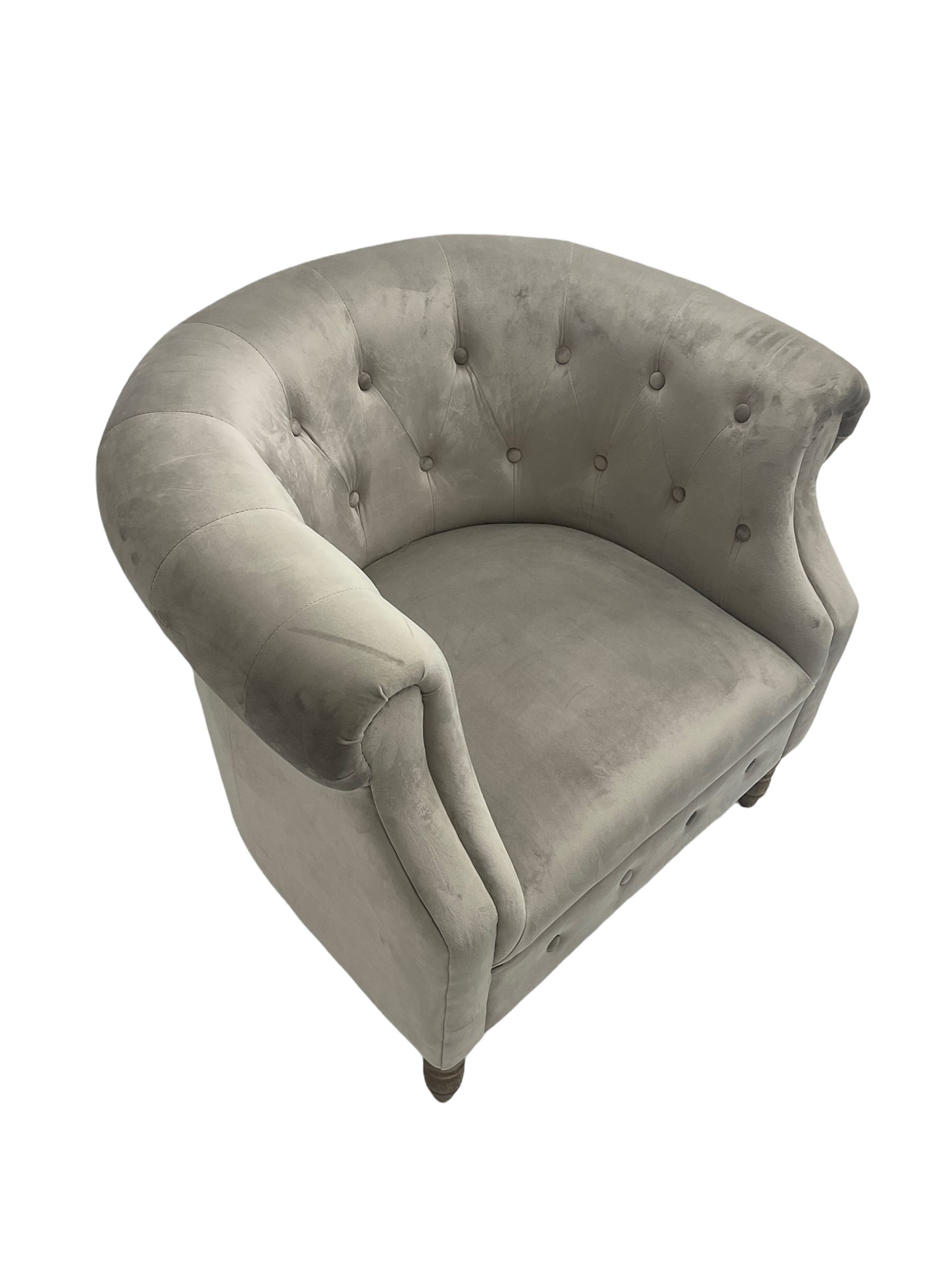 Grey velvet Chesterfield button pressed tub chair with rolled arms - Image 6 of 6