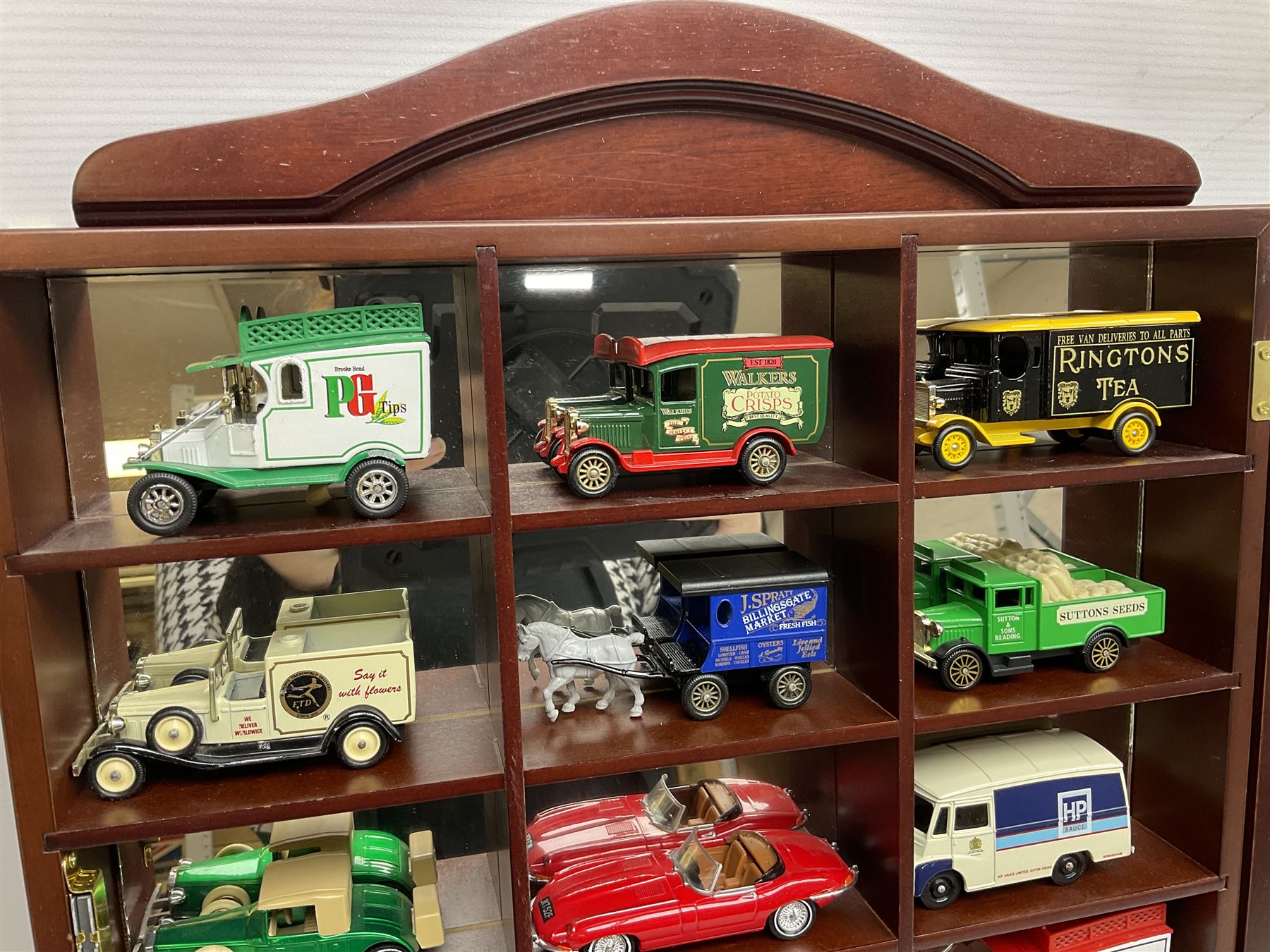 Collection of die-cast vehicles to include Corgi - Image 9 of 16