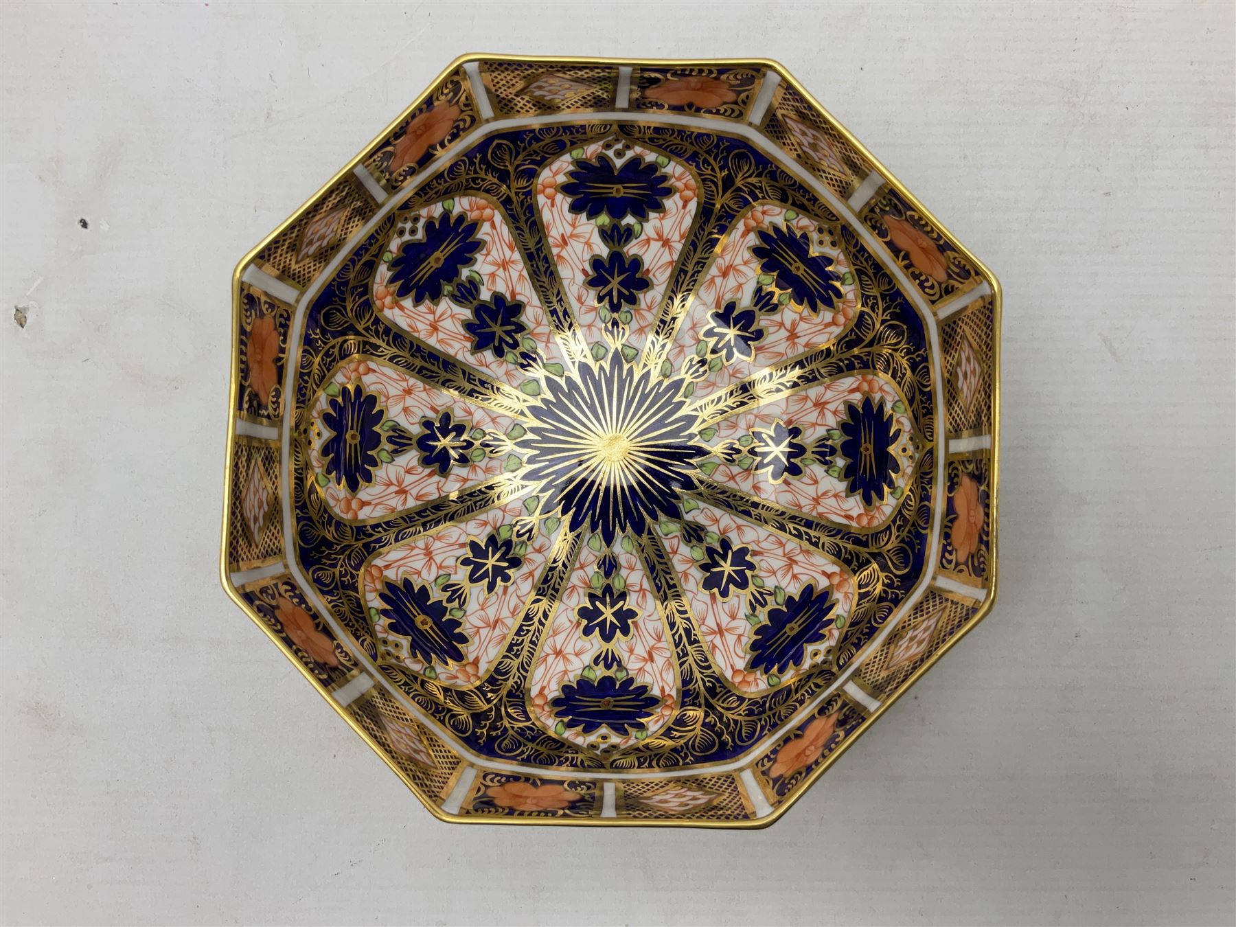 Royal Crown Derby Imari bowl of octagonal form - Image 2 of 6