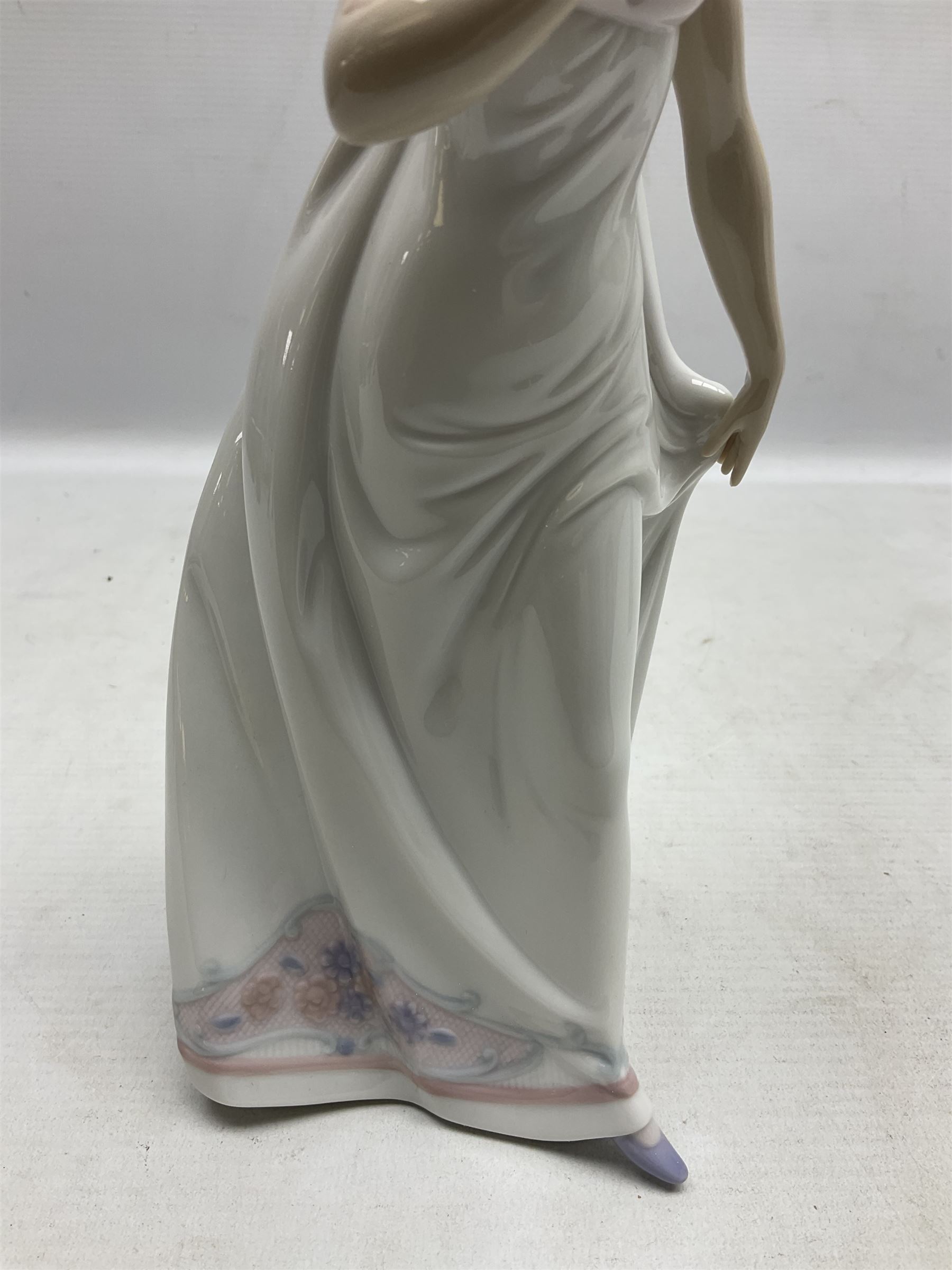 Three Lladro figures - Image 11 of 17