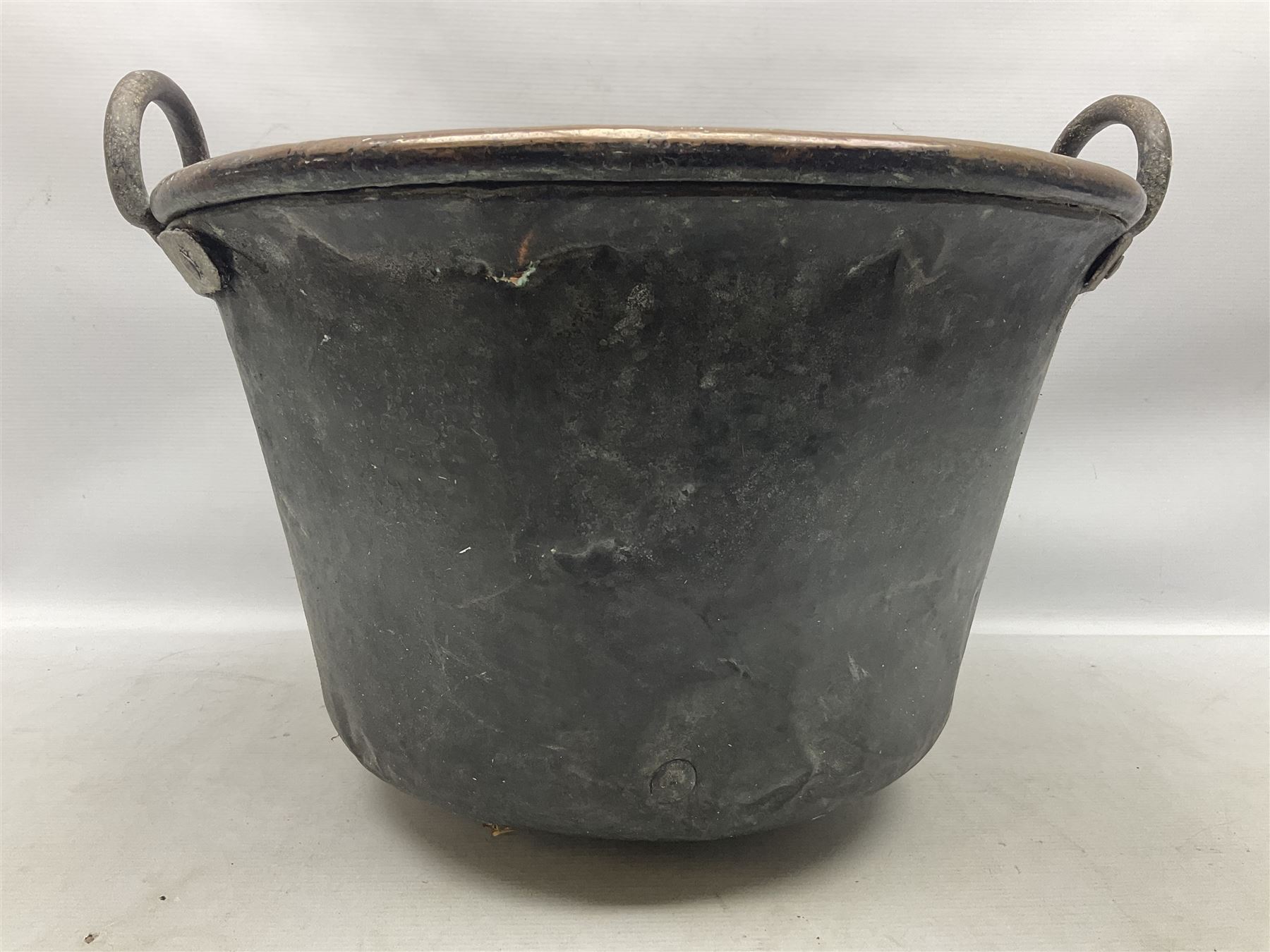 Large Twin handled copper bucket - Image 2 of 7