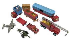 Corgi 'Chipperfields' - Gift Set 19 Land Rover with elephant cage on trailer containing elephant; No