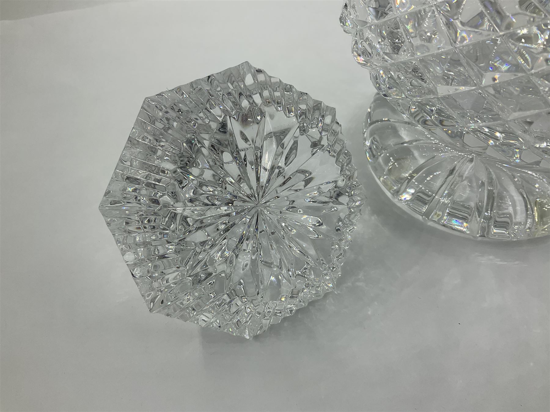 Waterford Crystal Coleen pattern cut glass decanter and Waterford cut glass octagonal pyramid shaped - Image 2 of 8