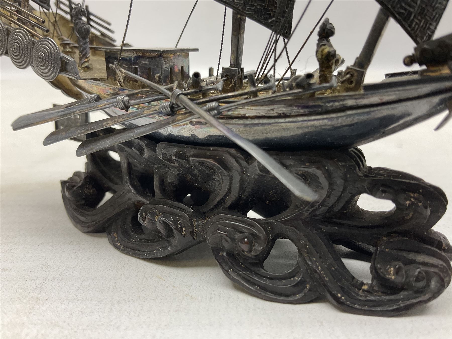 Chinese miniature silver model of a junk ship - Image 4 of 10