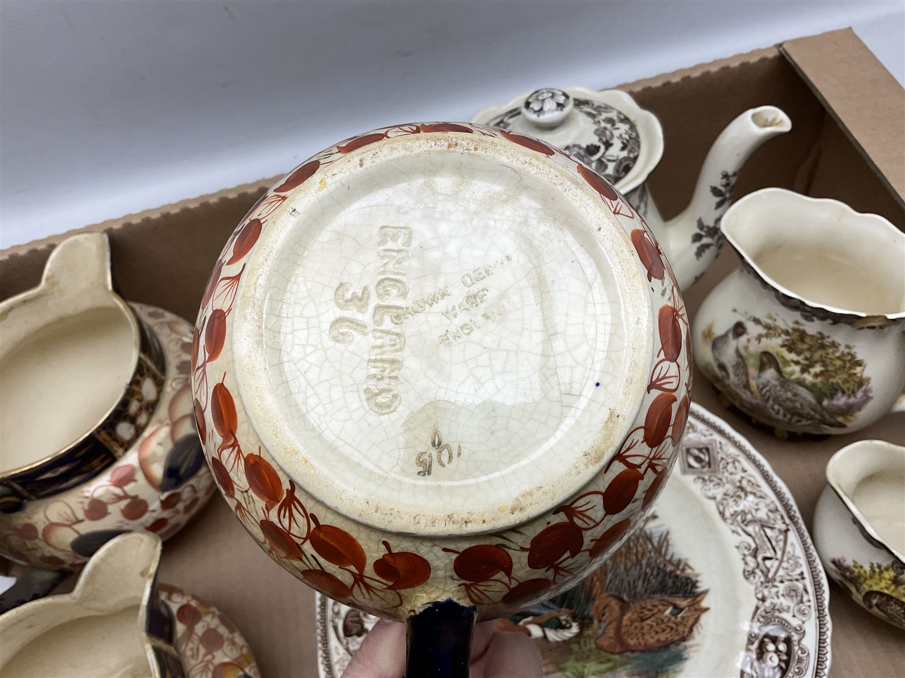 Set of three Crown Derby Ware Imari pattern graduated jugs - Image 3 of 4