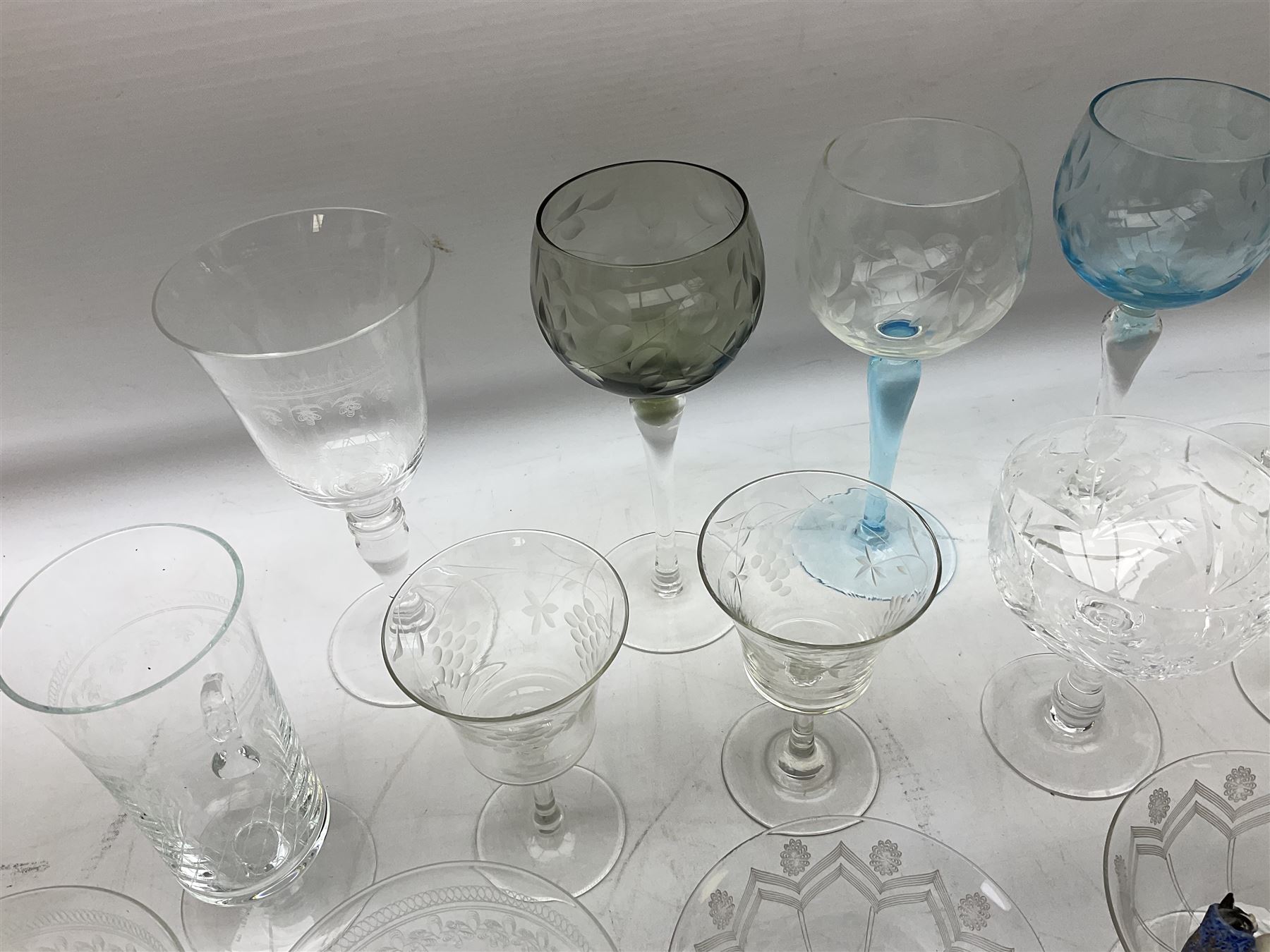 Glassware to include wine glasses - Image 5 of 7