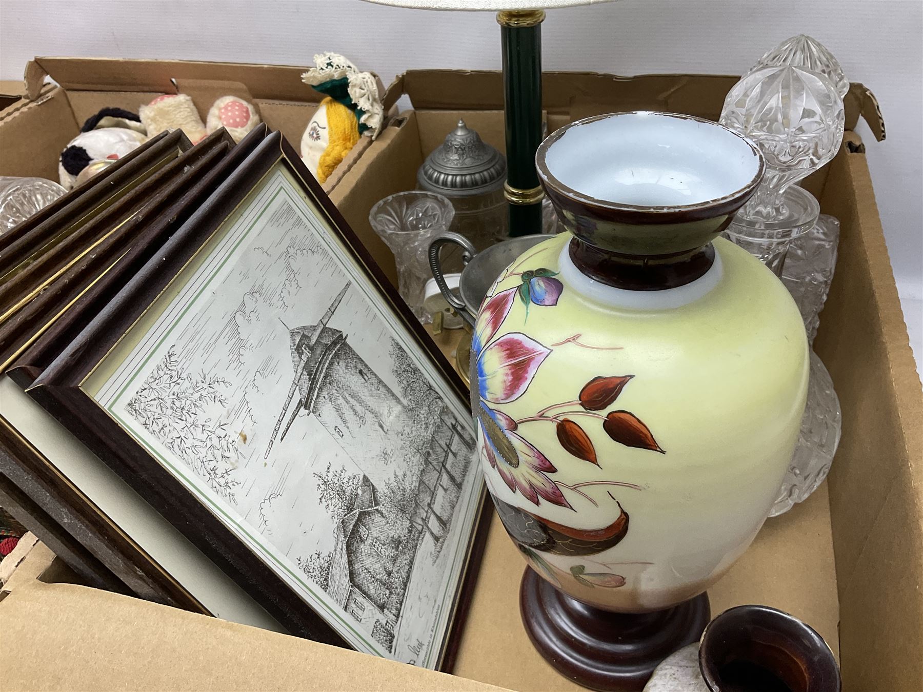 Glass vase of baluster form painted with flowers - Image 5 of 8