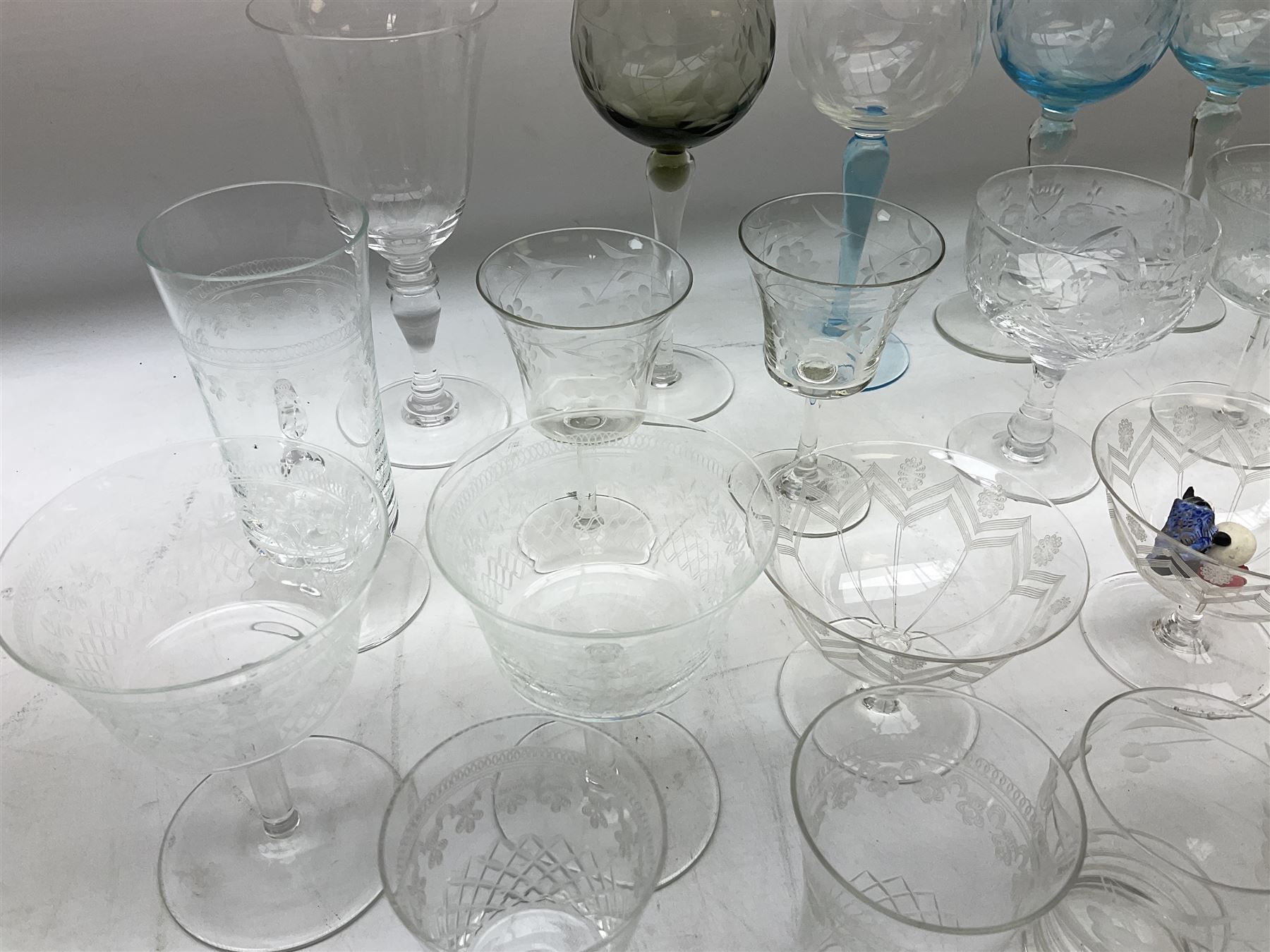 Glassware to include wine glasses - Image 3 of 7