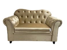 Chesterfield shaped snuggler sofa