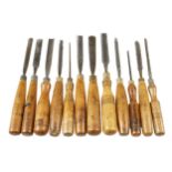 12 carving tools with boxwood handles G
