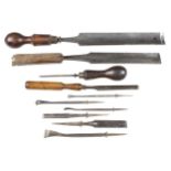 Four gouges and 6 unhandled carving tools G