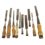 Ten socket chisels, loose handles G