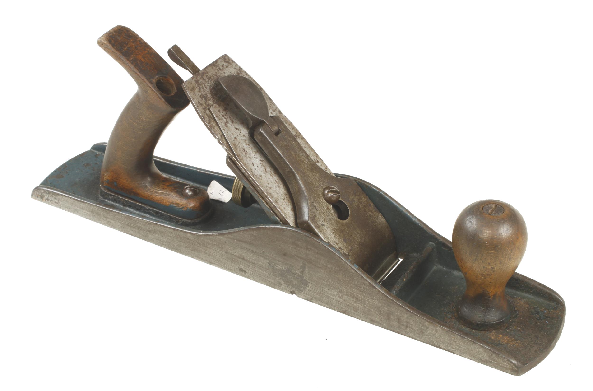 A unnamed iron fore plane with corrugated sole and Beekin iron G - Image 2 of 3