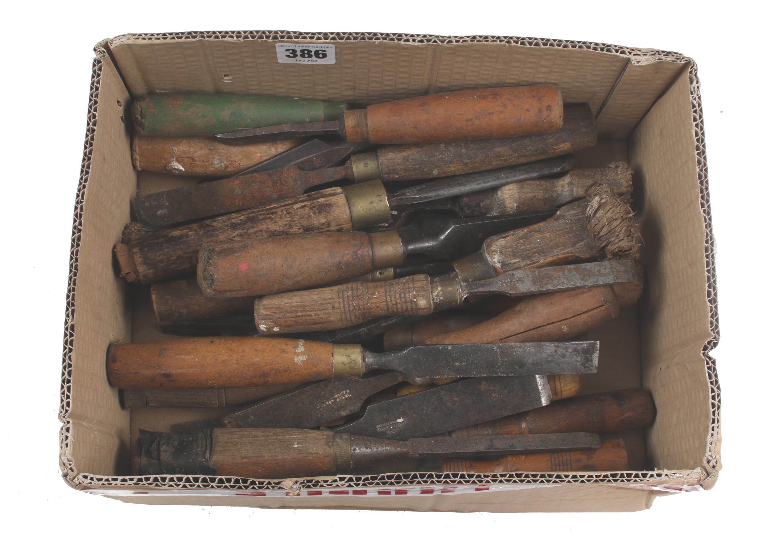 40 old chisels and gouges G - Image 2 of 2