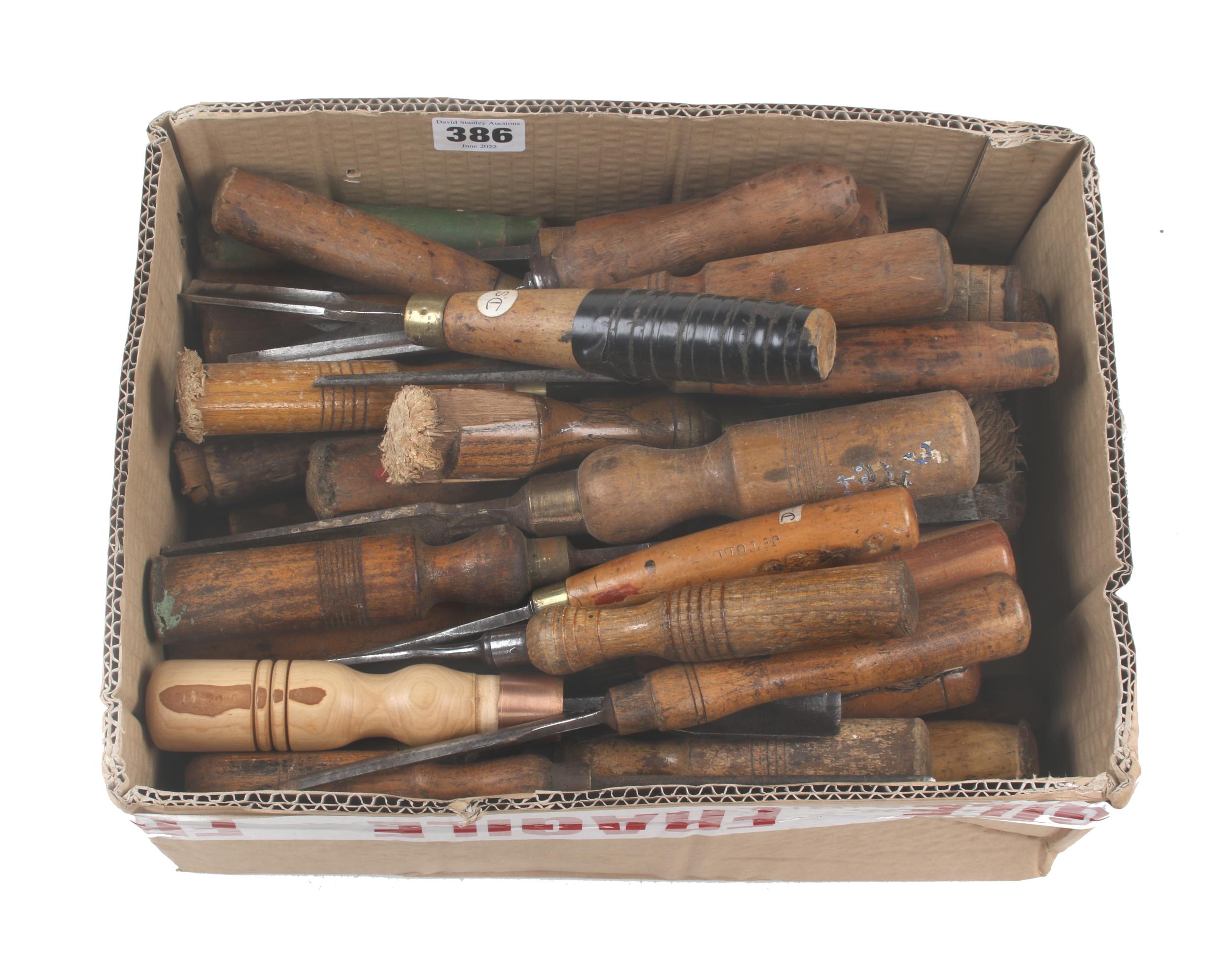 40 old chisels and gouges G