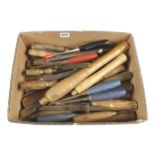 30 chisels and gouges for restoration G-