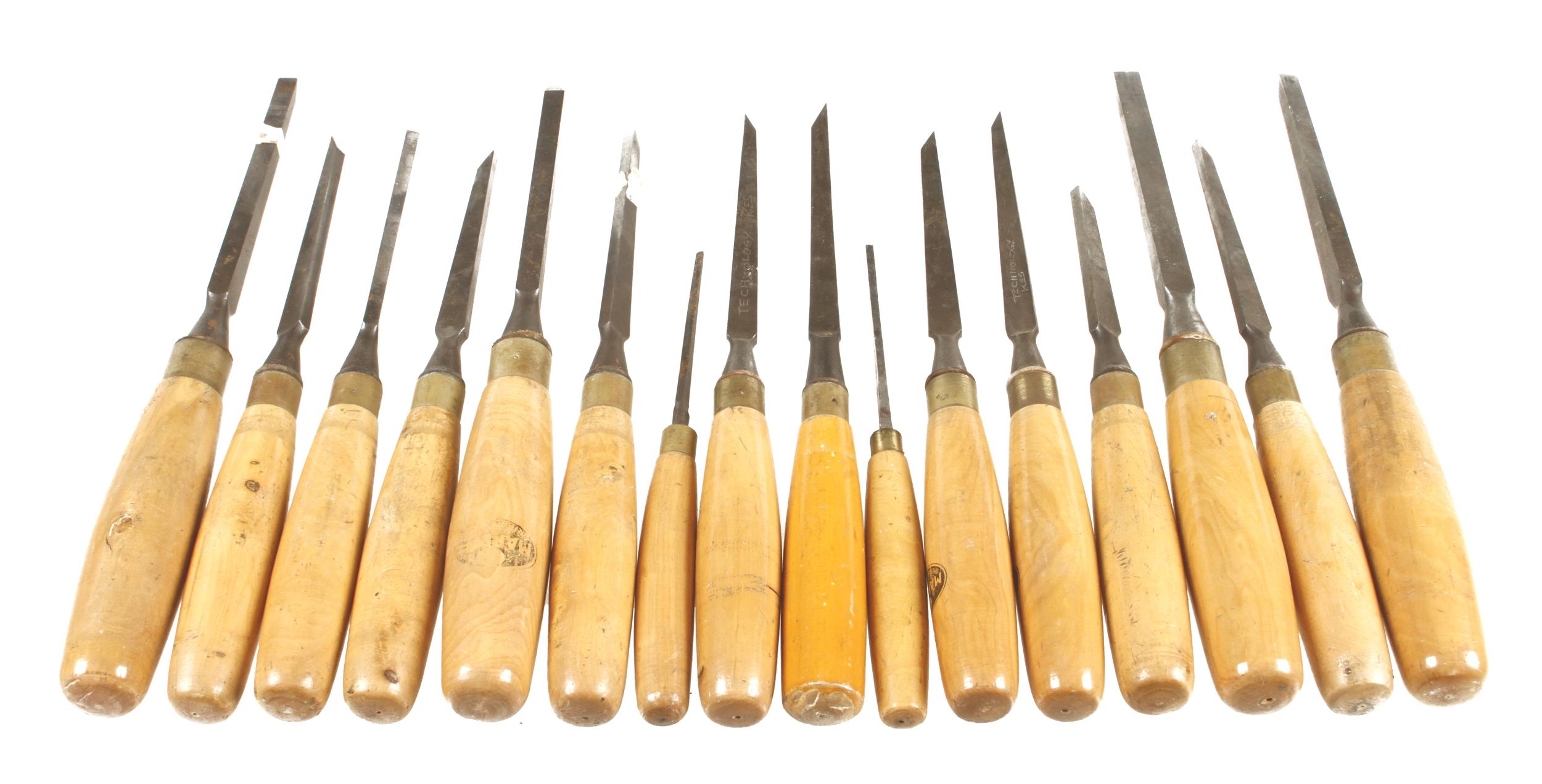 16 mortice chisels with boxwood handles G++