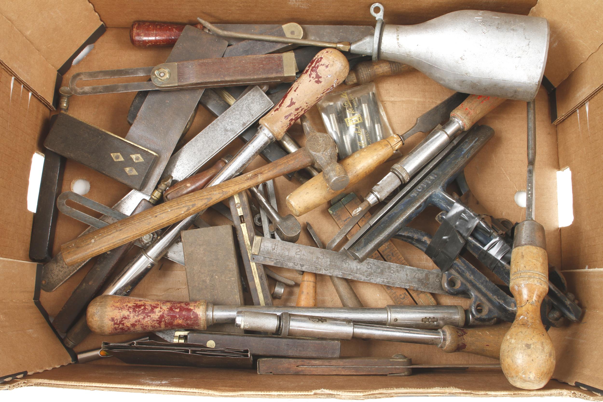 A box of tools G - Image 2 of 2