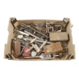 A box of engineer's tools G