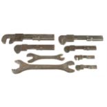 A graduated set of 5 FOOTPRINT wrenches and two others G+