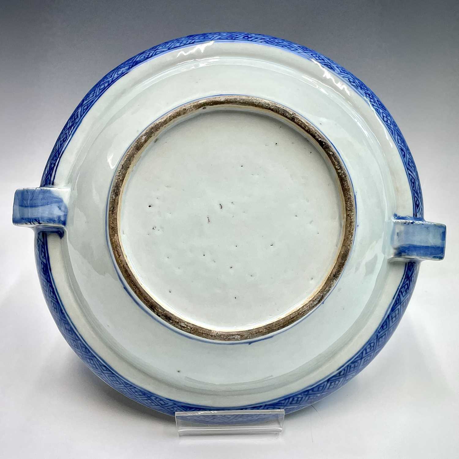 A Chinese export porcelain blue and white warming plate, late 18th century, with an all over - Image 6 of 8