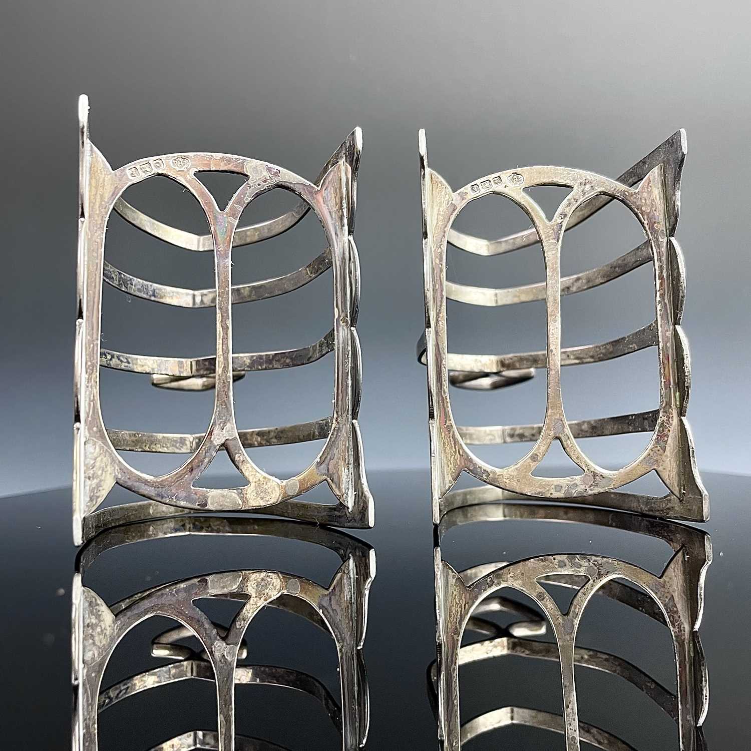 A pair of George V silver four section toast racks by William Hutton & Sons, Sheffield 1917, width - Image 5 of 10