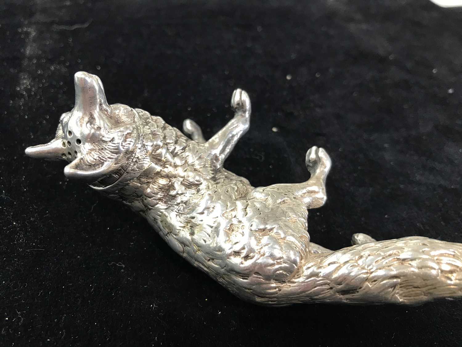 A good Victorian heavy silver pepperette modelled as a fox by William Hurcomb, London 1896, length - Image 12 of 15