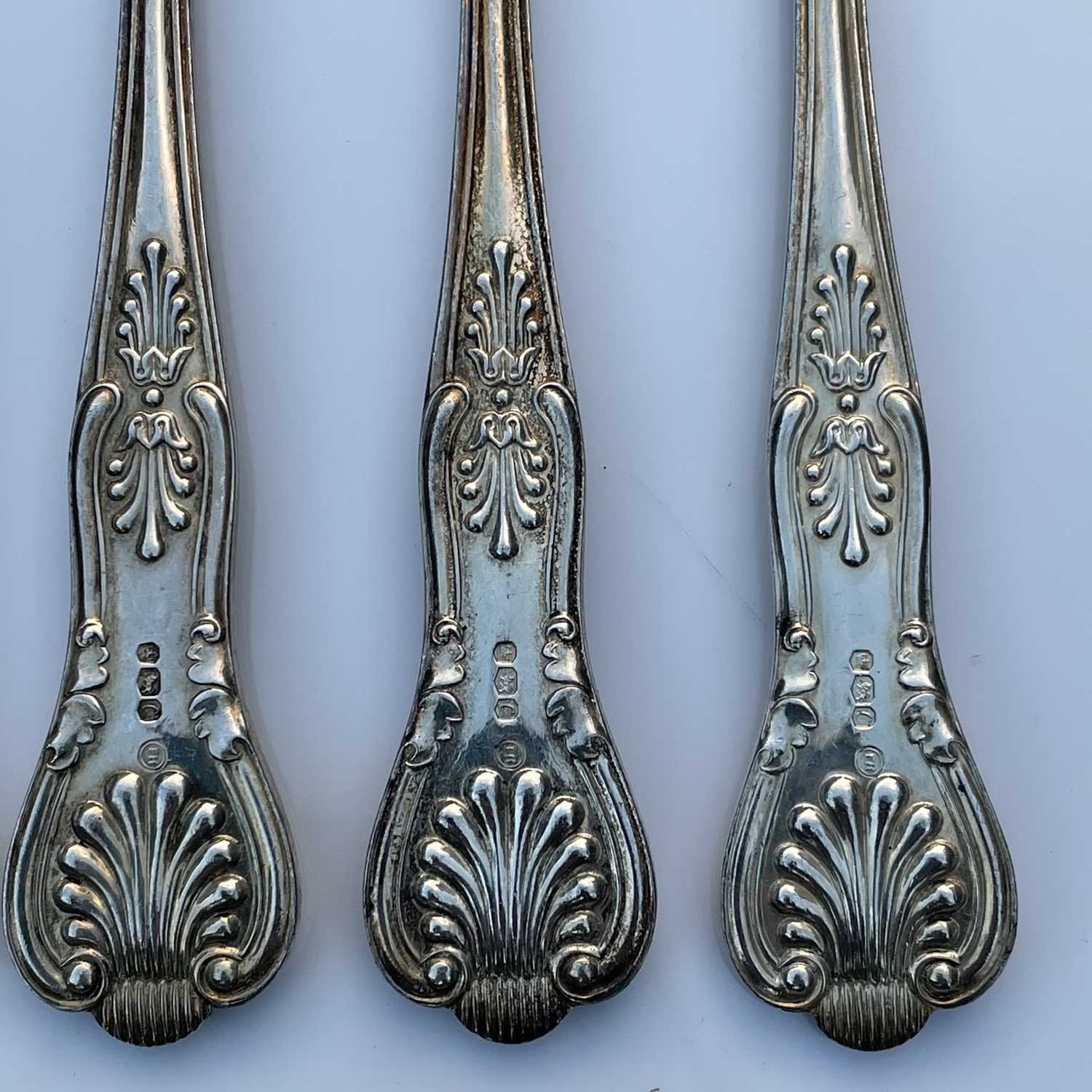 A modern silver set of nine Kings Pattern dessert forks by Francis Howard Ltd, Sheffield 1970, - Image 5 of 9