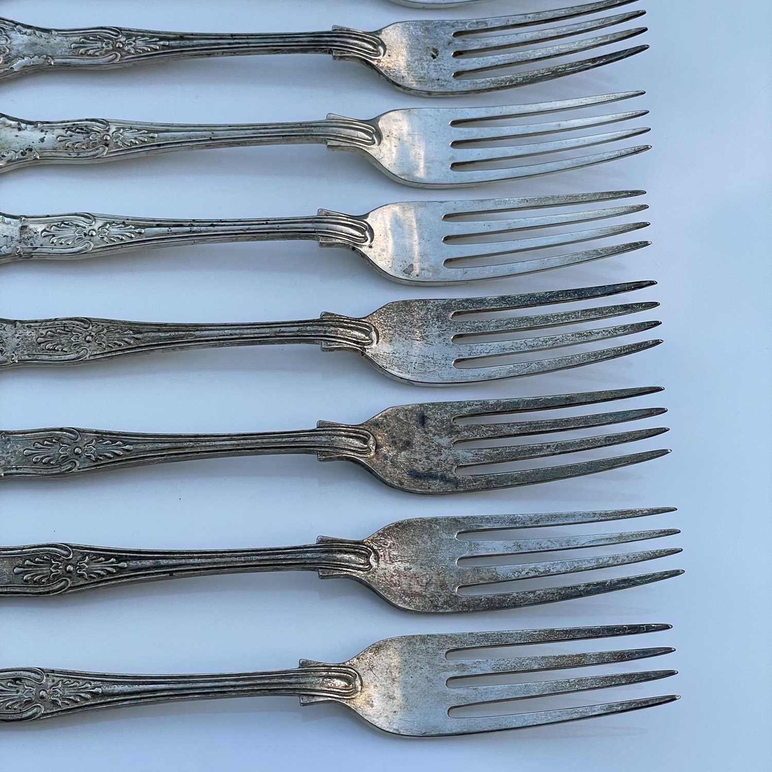 A modern silver set of nine Kings Pattern dessert forks by Francis Howard Ltd, Sheffield 1970, - Image 7 of 9