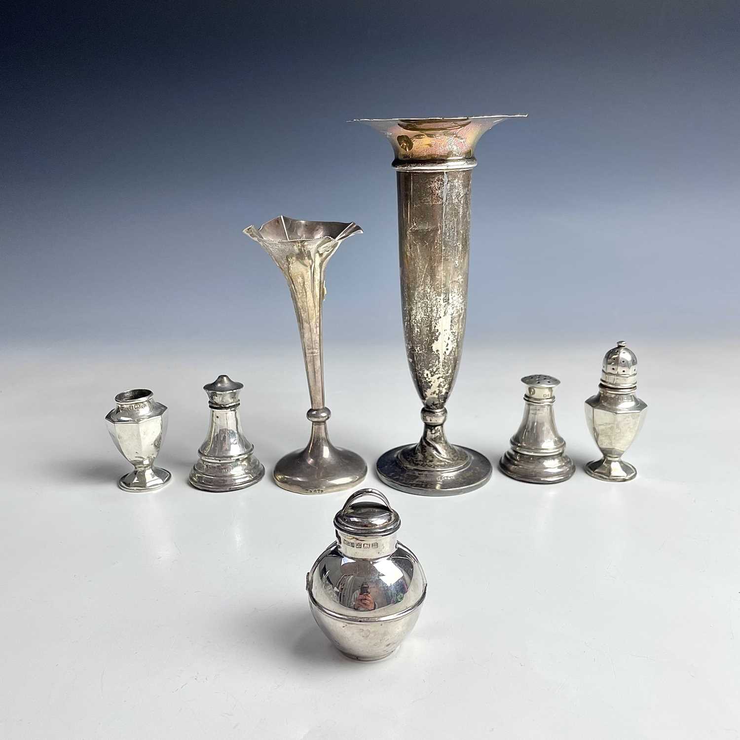 Mixed silver items to include two spill vases with weighted bases, a pair of Edwardian capstan - Image 3 of 9