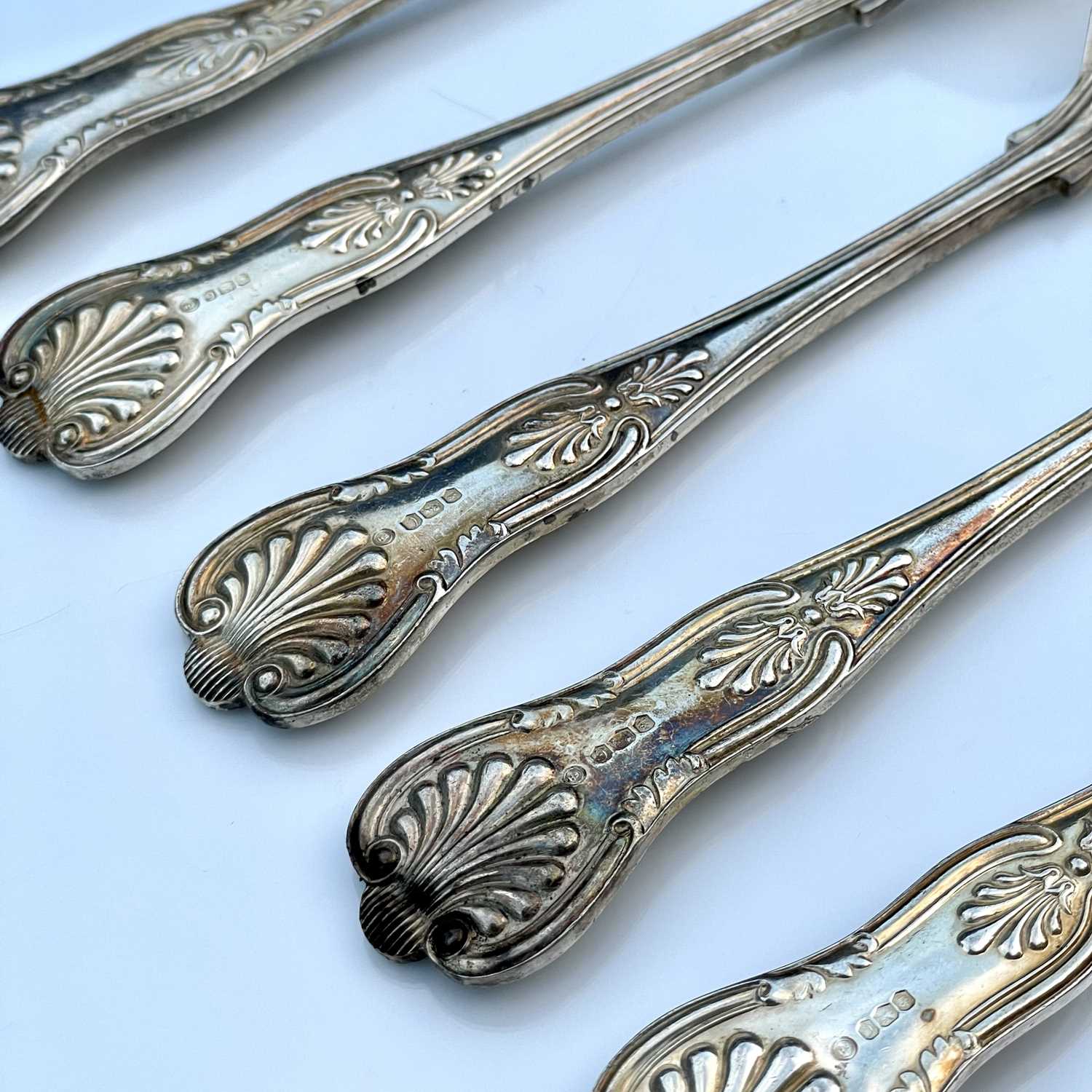 A modern set of six silver Kings Pattern table forks by Francis Howard Ltd, Sheffield 1970, weight - Image 9 of 10