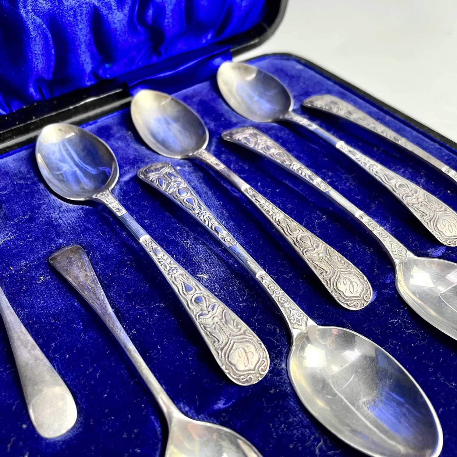 A Victorian silver set of six teaspoons with cast handles, London 1896; together with a set of six - Image 10 of 10