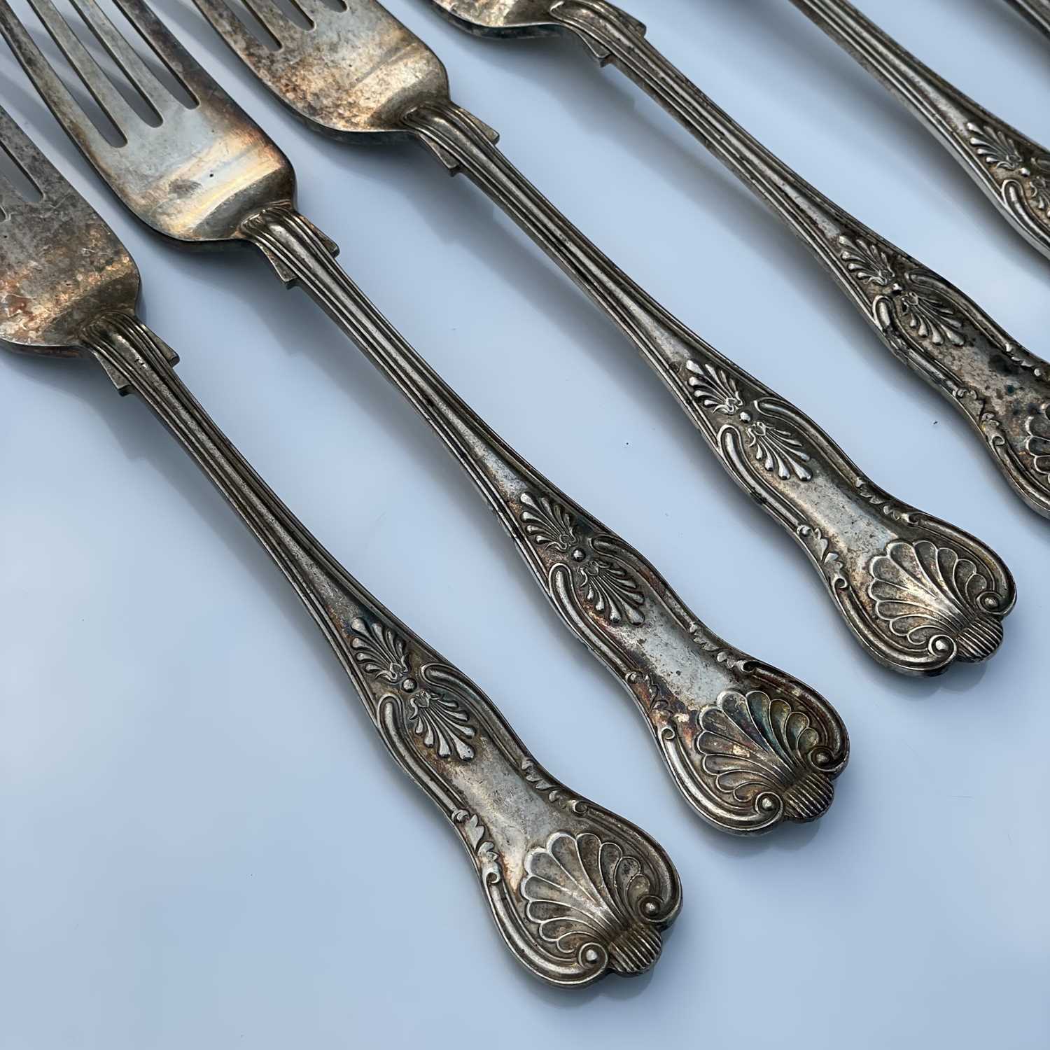 A modern set of six silver Kings Pattern table forks by Francis Howard Ltd, Sheffield 1970, weight - Image 5 of 10